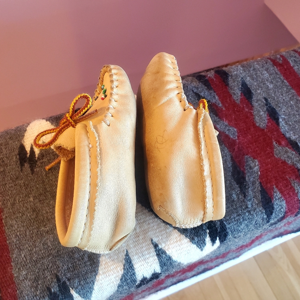 Handcrafted Tan Leather Kids Moccasins, Size 7 - Picture 6 of 8